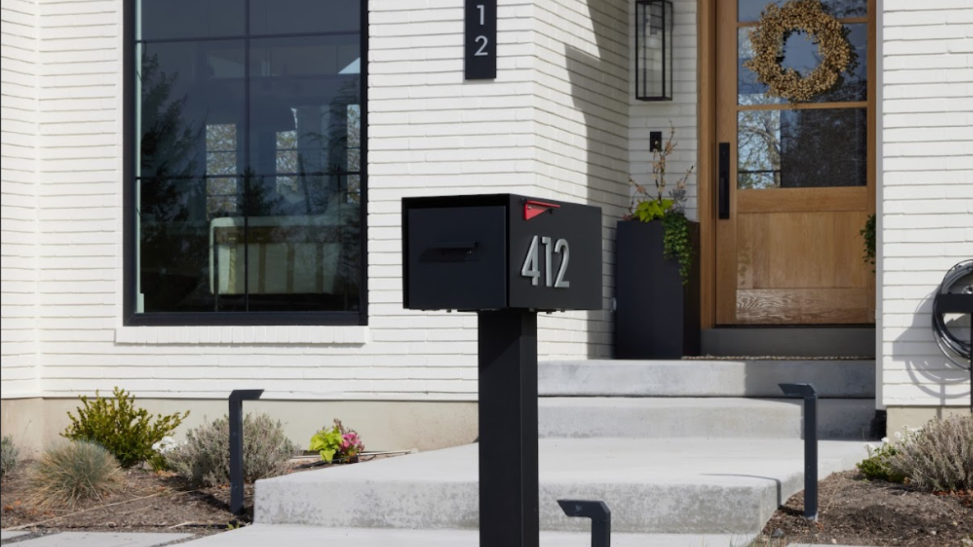 How to Transition From a Wall-Mount to a Post-Mount Mailbox