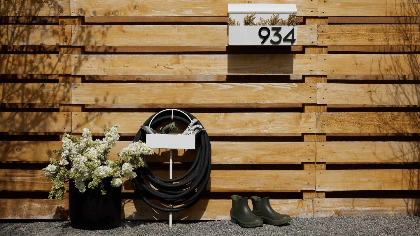 4 Ways a Modern Hose Holder Enhances Your Curb Appeal