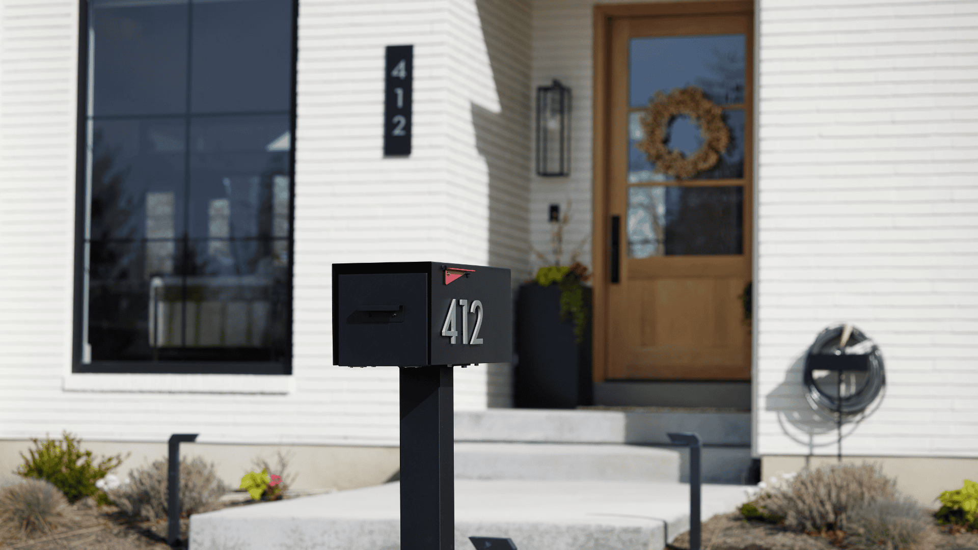 Coordinating Your Address Plaque With Your Modern Mailbox