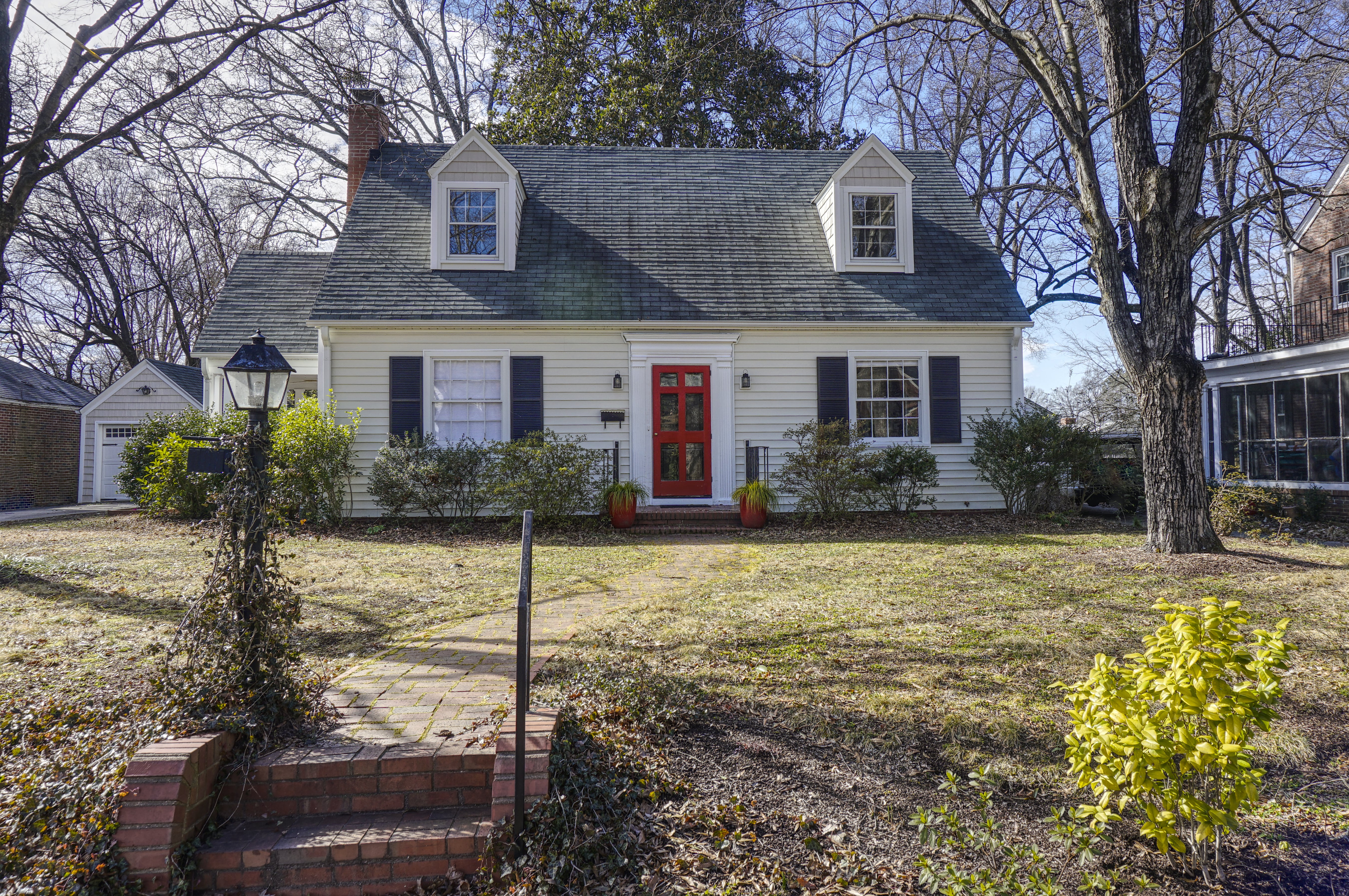 How To Add Curb Appeal to A Flat Front House