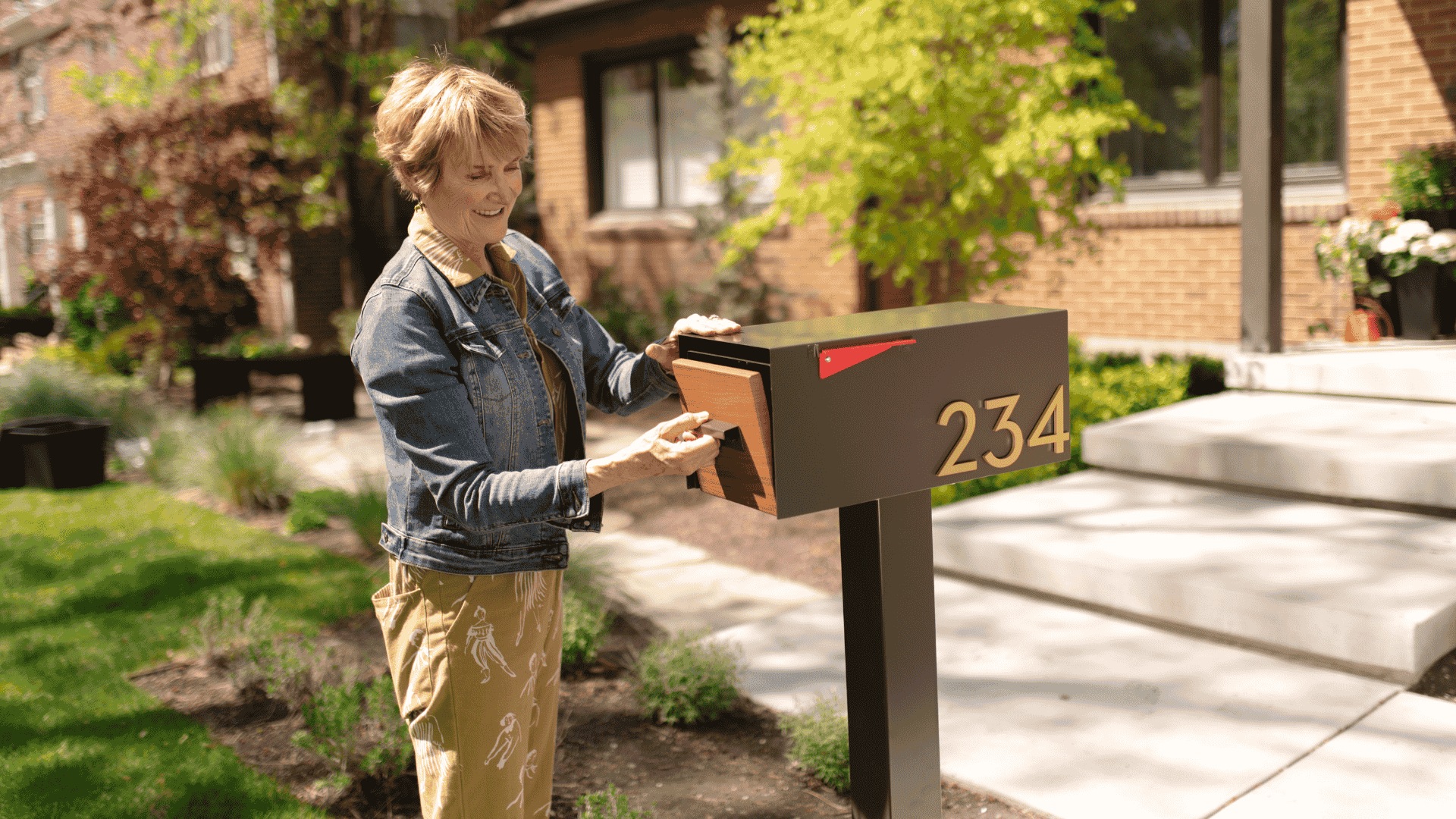 Why Brown Mailboxes Are the Underrated Hero of Natural Curb Appeal