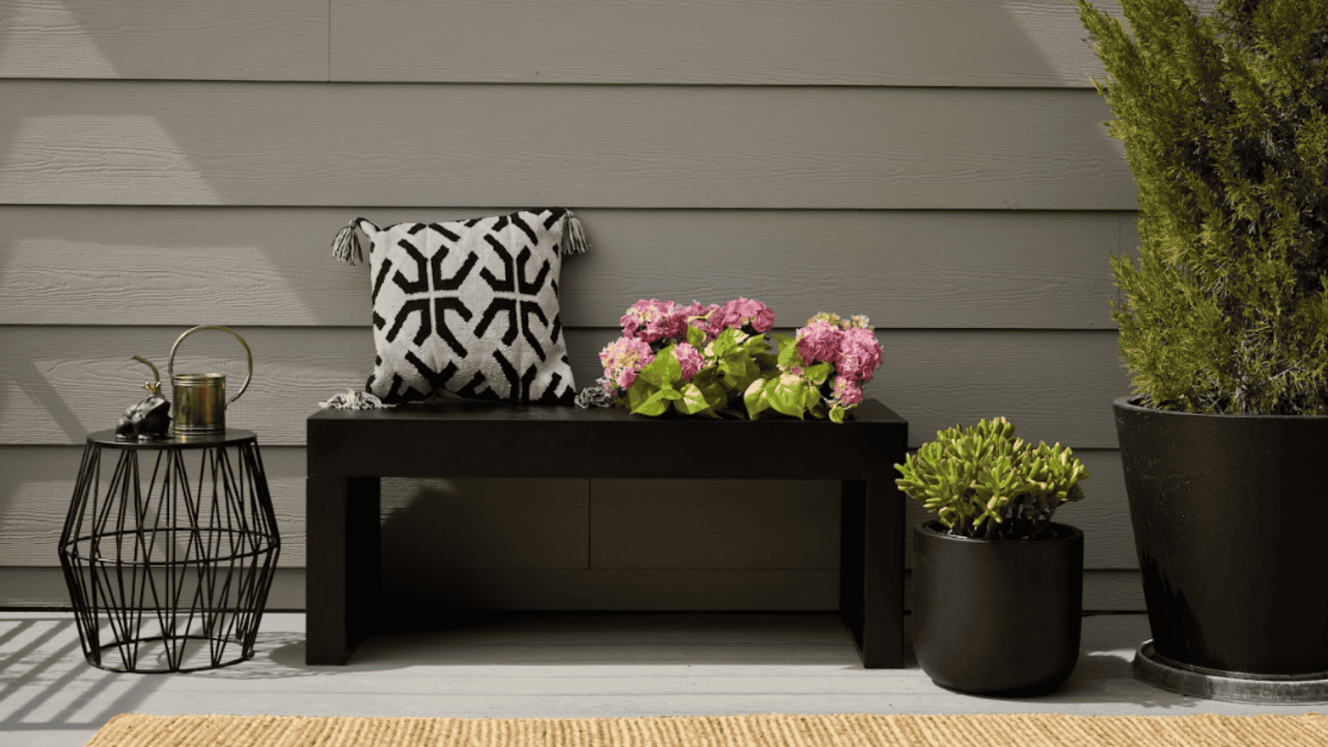 How to Style Your Modern Front Porch Planters All Year
