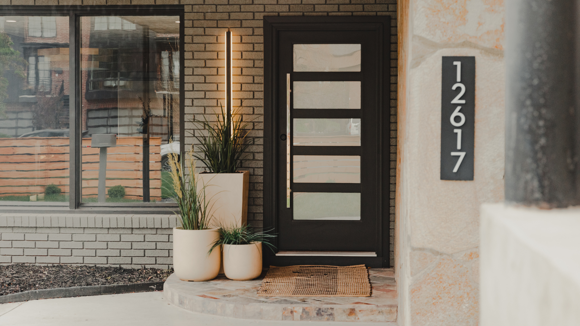 How to Style Multiple Porch Planters for Maximum Curb Appeal