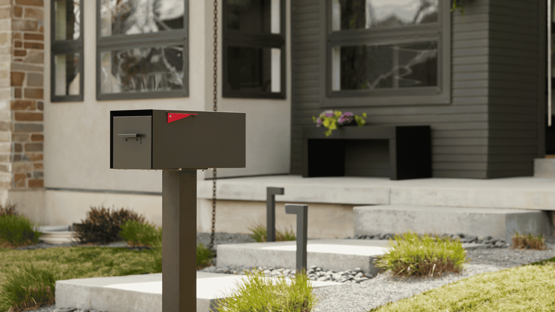 How to Add Curb Appeal with Modern Mailbox Landscaping