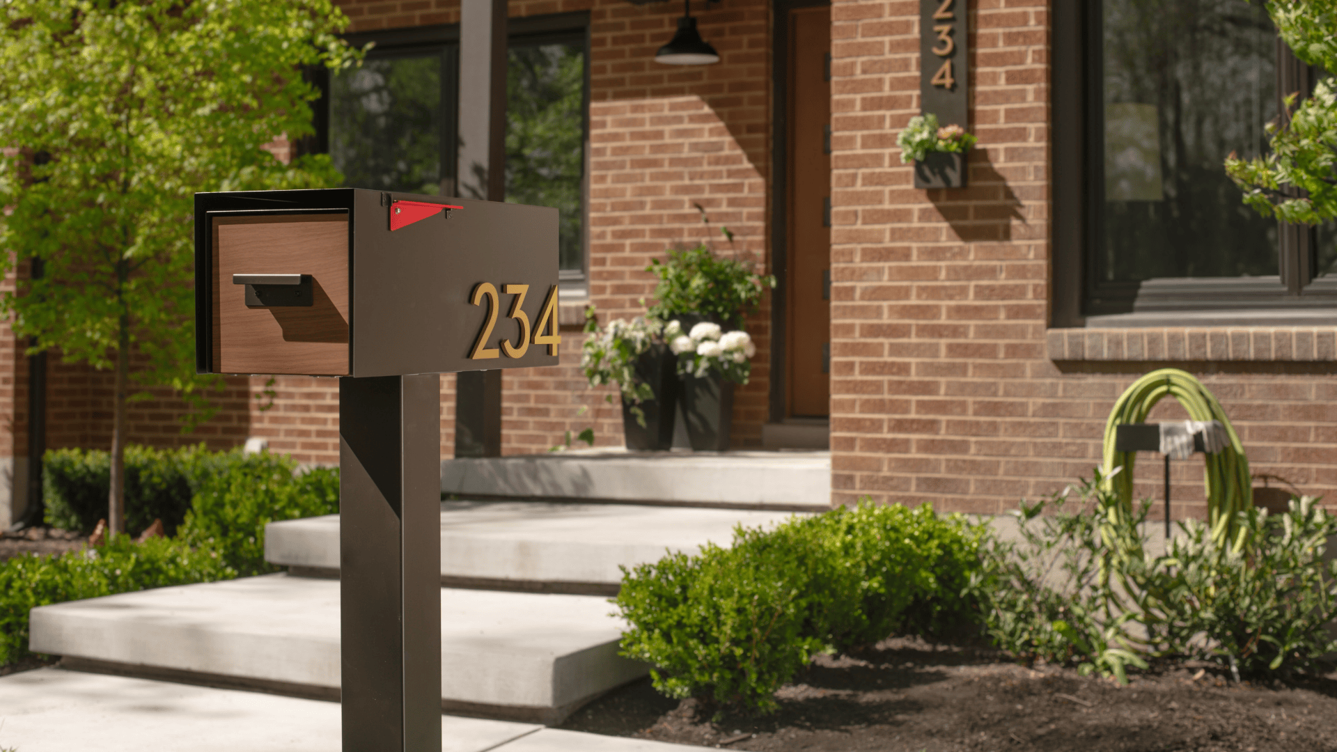 Why Modern Mailboxes Make the Perfect Housewarming Gift